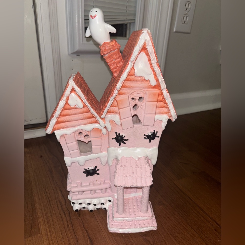 Pink Ghost light up haunted house